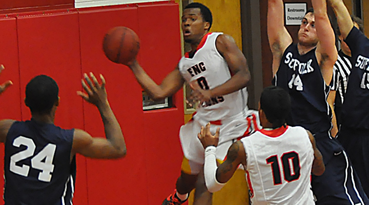 Men’s Hoops Edges University of New England in First League Contest, 69-61