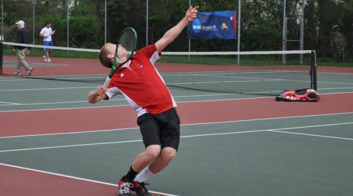 Men's Tennis Blanks Curry in First CCC Match, 9-0
