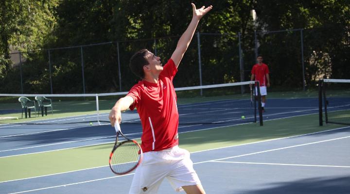 Men’s Tennis Falls to Division I Holy Cross 5-2 Tuesday