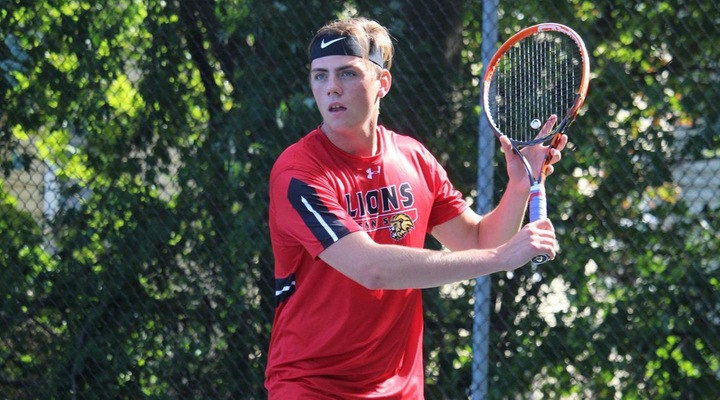 Men’s Tennis Coasts to 9-0 Victory Over Curry