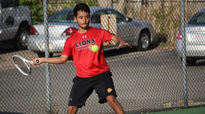 Men’s Tennis Clinches Top Seed in CCC Tournament with 9-0 Win at Gordon