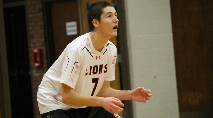 Men’s Volleyball Tops Southern Vermont, Falters Against Elms