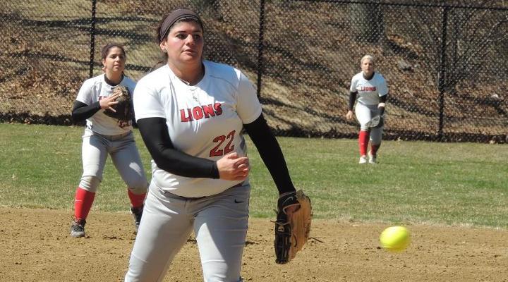 Softball Suffers Pair of Losses at University of New England