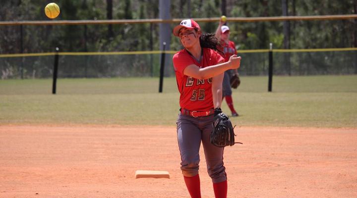 Softball Rallies to Split Doubleheader Against Curry in Home-Opener
