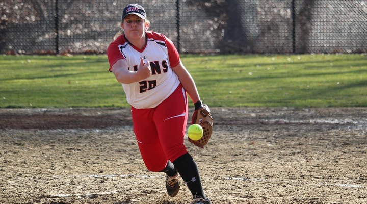 Softball Downed at Curry, 5-1 & 3-2