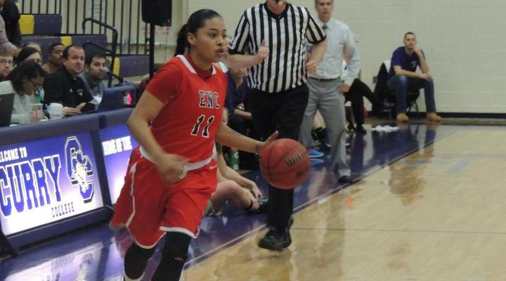 Women’s Basketball Clipped by Curry, 58-51