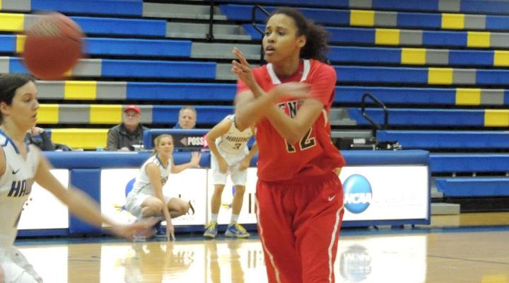 Women’s Basketball Outlasts Western New England 72-68, Earns Fourth-Straight Victory