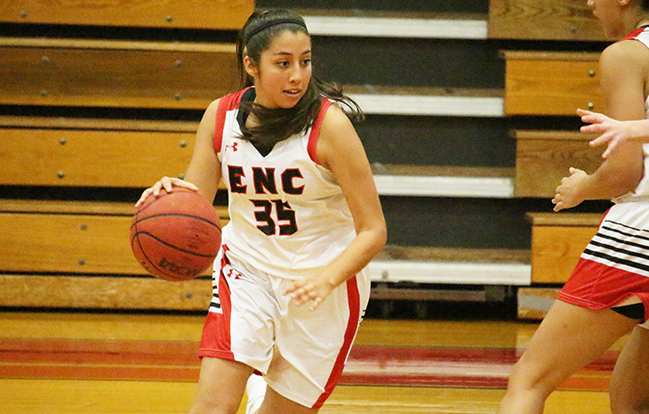 Women’s Basketball Downed by Curry, 58-47