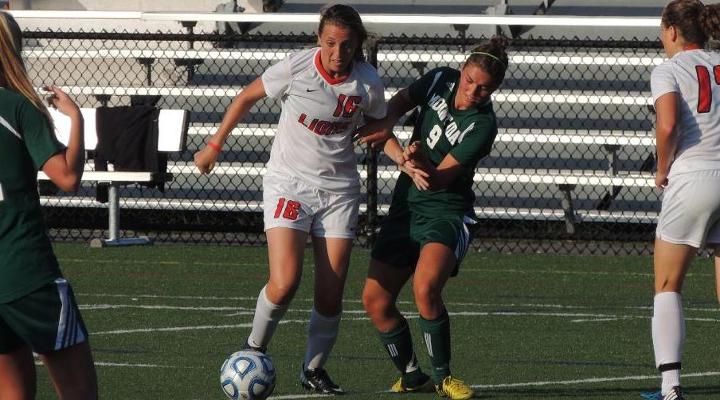 Women’s Soccer Falls to Rochester in Flower City Classic Finale