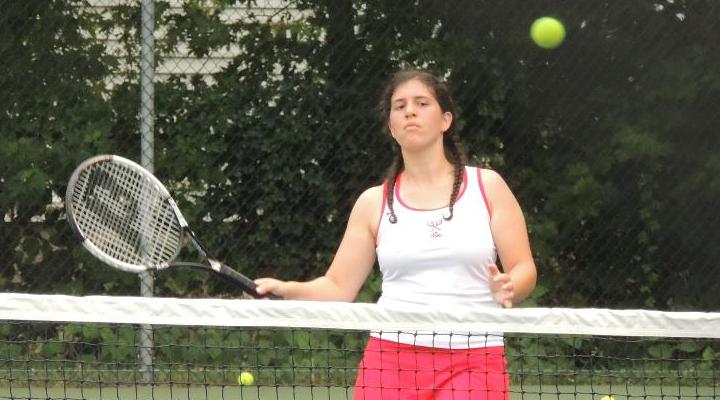 Women’s Tennis Outlasts Curry, 5-4, in Conference Opener
