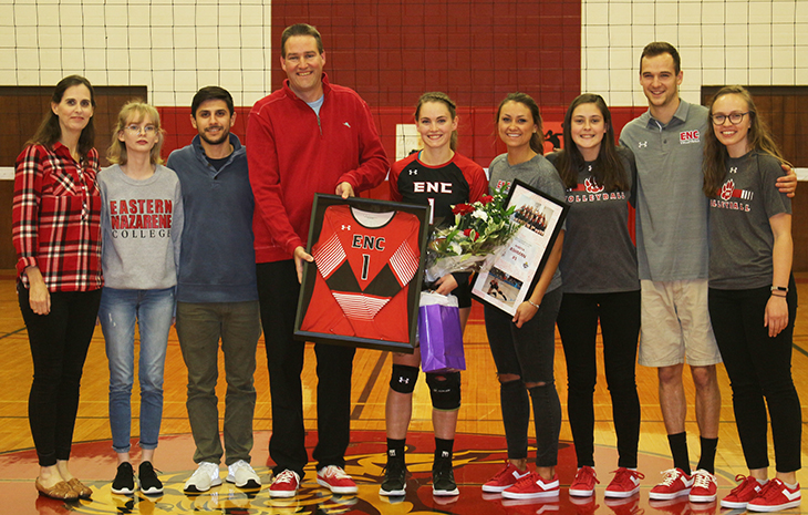 Women’s Volleyball Falls in Five to New England College on Senior Night