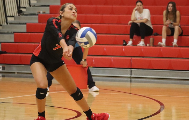 Women’s Volleyball Notches Two 3-1 Victories at Skidmore Classic Saturday