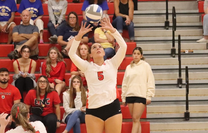 Women’s Volleyball Outlasts Gordon in Five Sets