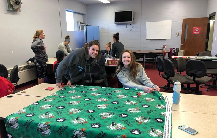 ENC Student-Athlete Advisory Committee Crafts Blankets for "Bags of Hope"