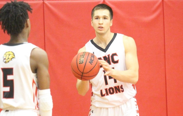 Men’s Hoops Downed by League-Leading New England College