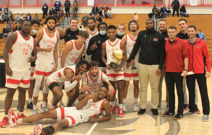 Men’s Basketball Tops Middlebury in BSU Cave Classic Championship Game