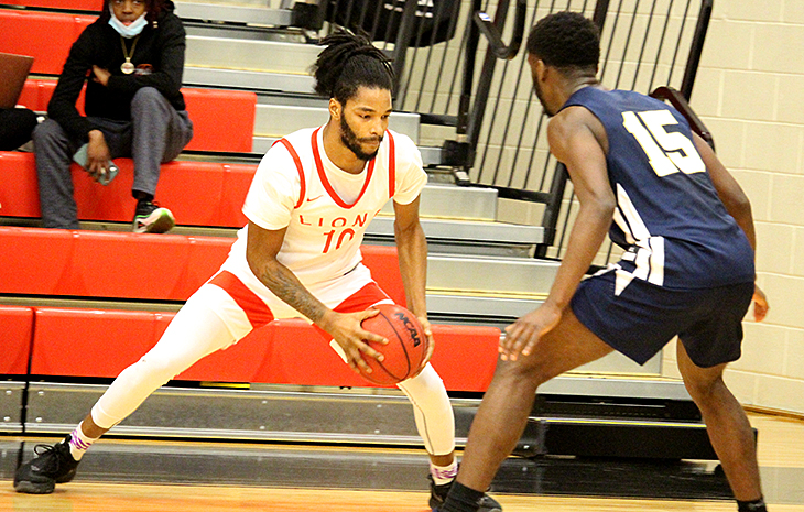 Men’s Basketball Topped by Trinity Tuesday