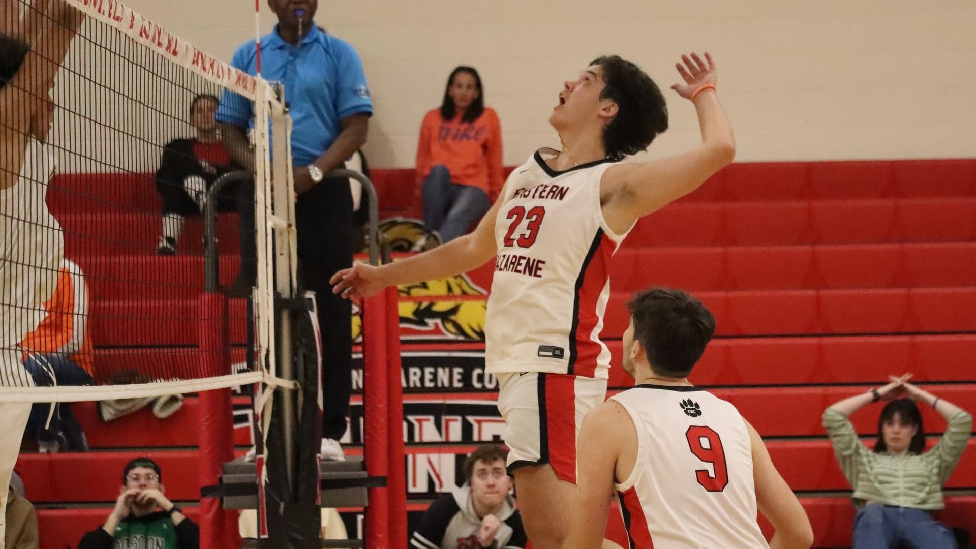 Men’s Volleyball Sweeps Emerson, AIC Saturday