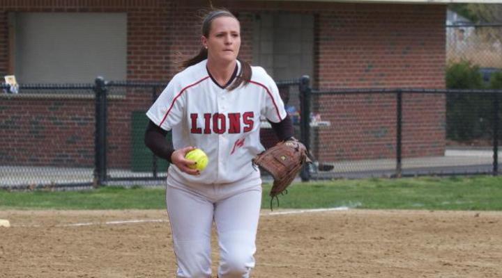 Softball Solidifies Playoff Spot with Sweep at Wentworth