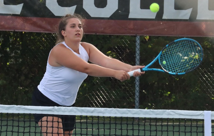 Women’s Tennis Absorbs 6-3 Loss to Simmons