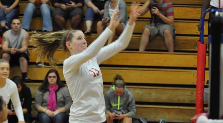Volleyball Earns 3-0 Win, Dealt Two Losses at UMass-Dartmouth Invitational