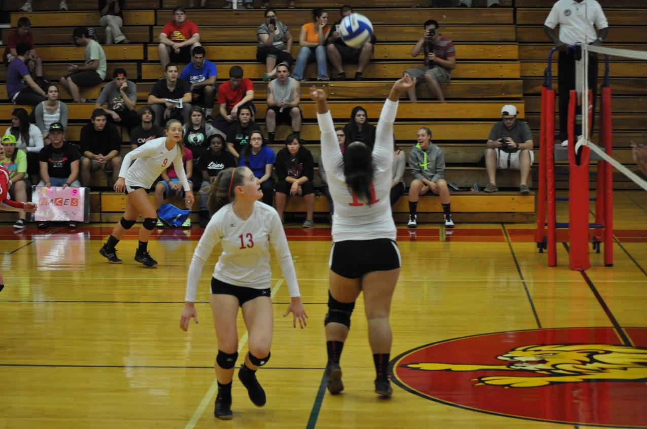 Volleyball Sweeps Curry, St. Joseph (CT) at Home Saturday