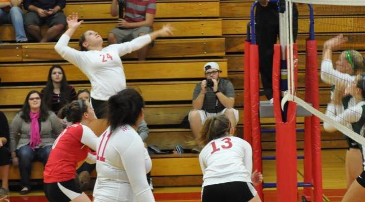 Volleyball Drops 3-1 Decision to Rhode Island College