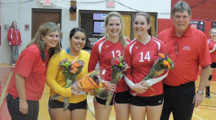 Volleyball Clinches Dramatic 3-2 Win Over Gordon to Earn Playoff Berth, Blanked by Framingham State 3-0 on Senior Day