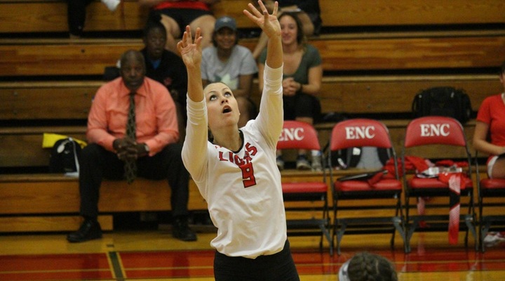 Women’s Volleyball Falls in Five Sets to Suffolk