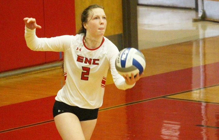 Women’s Volleyball Blanks Bay Path in League-Opener