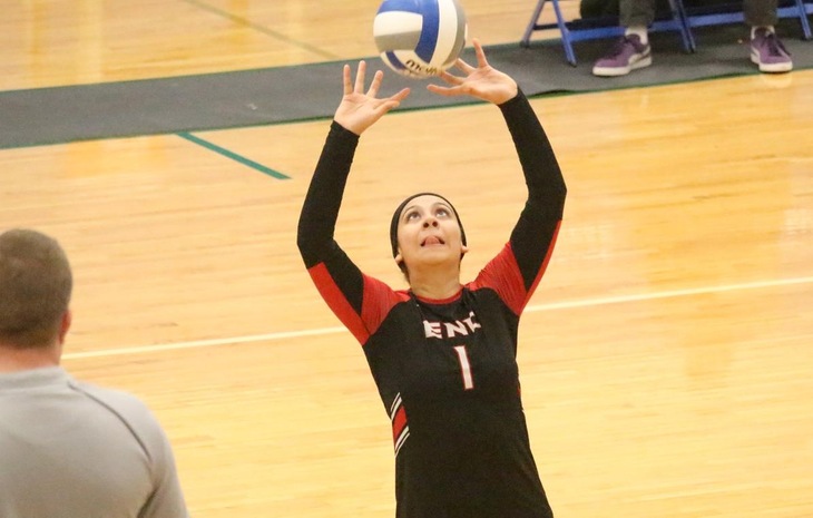 Women’s Volleyball Triumphs in Five-Set Thriller at New England College, Nabs No. 1 Seed in NECC Tournament