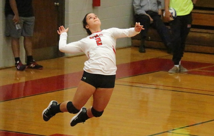 Women’s Volleyball Overpowers Bay Path to Remain Unbeaten in League Action