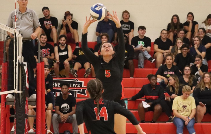 Women’s Volleyball Blanks Bay Path, 3-0