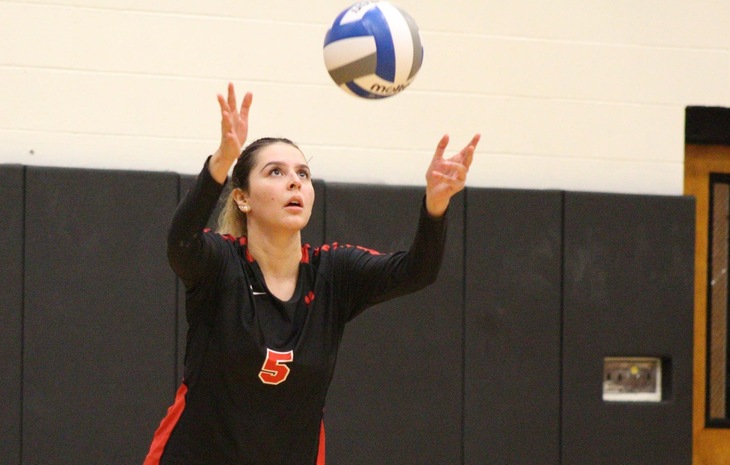 Women’s Volleyball Powers Past New England College, 3-0